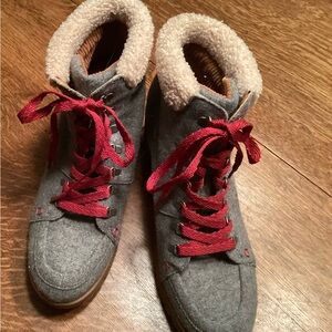 Cozy Gray and Red Women's Boots